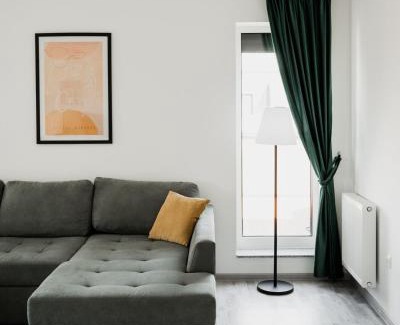 Brasov Apartment | Skylark - Singapore Penthouse with Jacuzzi & Panoramic View