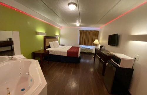 Willoughby Hotel | Skylight Inn Willoughby - Cleveland Mentor