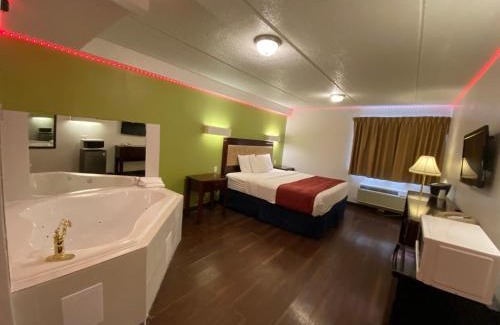 Willoughby Hotel | Skylight Inn Willoughby - Cleveland Mentor