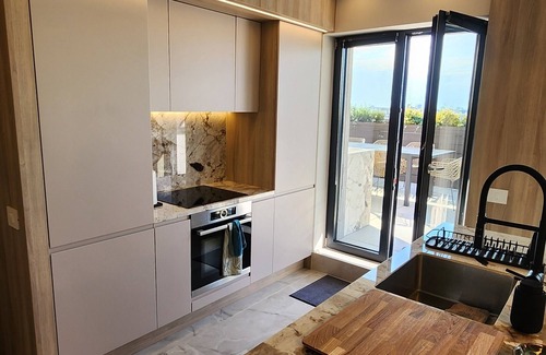 Vitan Condo | Skylight Penthouse Bucharest in Center area! Luxury, Hot tub, 360 degree views!