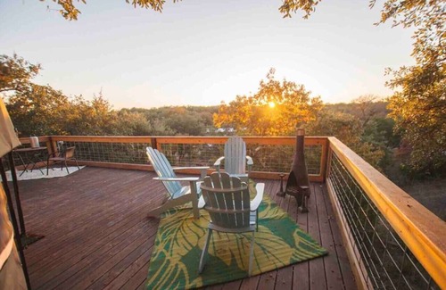 Dripping Springs Apartment | Skylight Serenity, Yurt in the trees w TX stars!