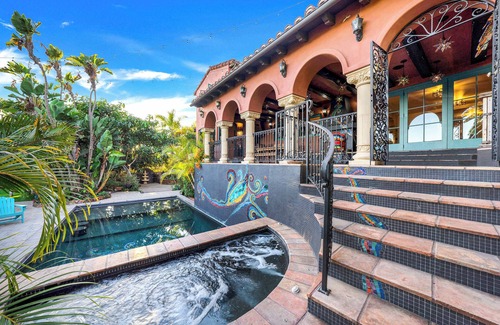 Park West House | Skyline & Bay Views Spanish Villa: Pool + Hot Tub!