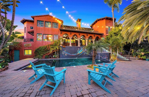 Park West House | Skyline & Bay Views Spanish Villa: Pool + Hot Tub!