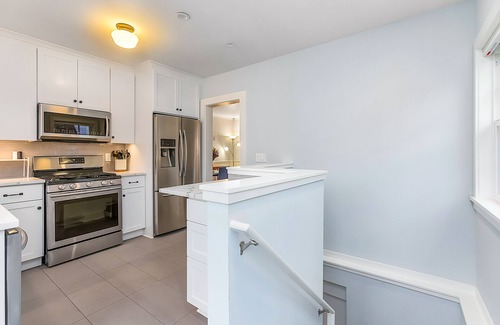 Phinney Ridge House | Skyline Blue House in Greenwood