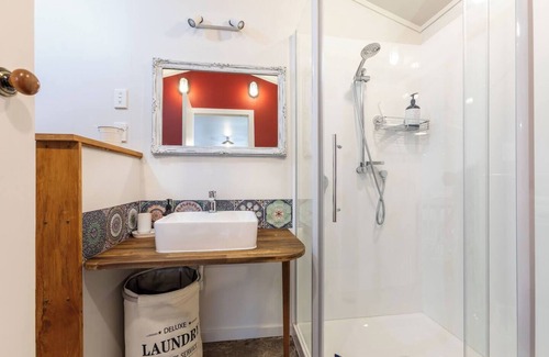 Woodville Apartment | Skyline Breeze