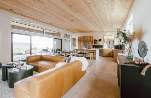 Pioneertown House | Skyline By Fieldtrip NEW - Pool Hot Tub Firepit Casita