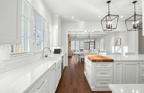 East Cesar Chavez House | Skyline Chic Farmhouse – Designer Home, Walk to Dining & Riverfront!