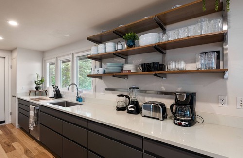 Eugene House | Skyline - entire modern 3-bedroom house with game room, sauna and views!