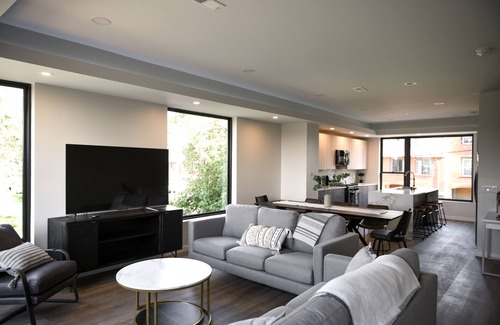 Pittsburgh House | Skyline Haven:5BR/3.5BA + Garage Parking + Rooftop