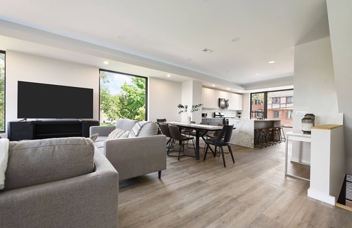 Pittsburgh House | Skyline Haven:5BR/3.5BA + Garage Parking + Rooftop