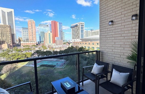 Downtown Houston Apartment | Skyline Houston