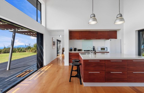 Pakiri House | Skyline Lodge - Leigh Coastal Paradise