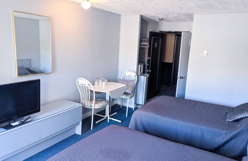 Fredericton Hotel | Skyline Motel & Campus Inn