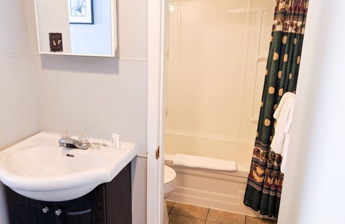 Fredericton Hotel | Skyline Motel & Campus Inn