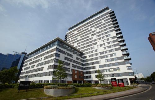 Basingstoke Apartment | Skyline Plaza By Viridian Apartments