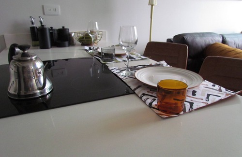 San Jose Apartment | Skyline Retreat Top Floor 1BR Apartment with Mountain Views
