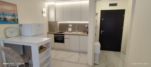 Golden Sands Apartment | Skyline Sea View - Топ център Златни пясъци, първа линия