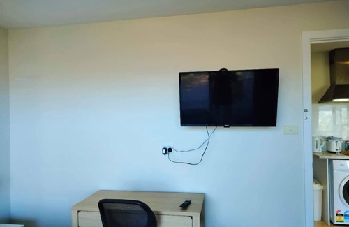 Lindisfarne Apartment | Skyline Serenity Lower - Close to city and airport