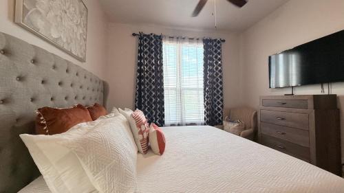 East Downtown Houston Apartment | Skyline Stay