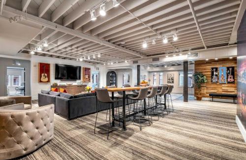 Downtown Nashville Apartment | Skyline Suite with Penthouse & Rooftop Deck 6BR by Maddox Hotel