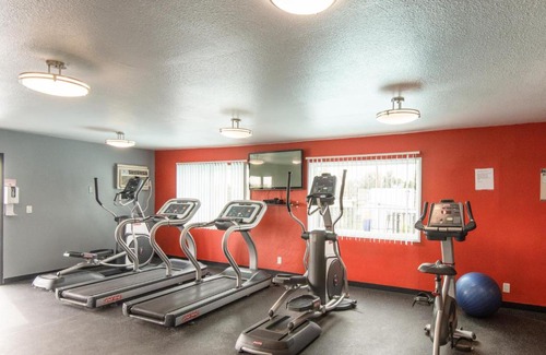 Norma Triangle Apartment | Skyline Terrace Executive Jr One Bedroom with Balcony and Pool