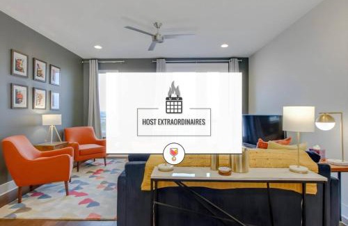Katie Hill Neighborhood House | Skyline Views Romantic Fun Downtown Location