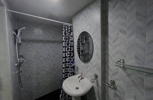 Makkasan Apartment | SkyLink Homes Classic Studio - Airport Link Prattunam Station