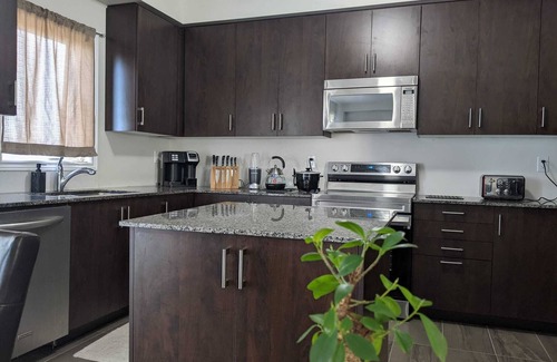Welland House | SkyNest Retreat: Serene Stay