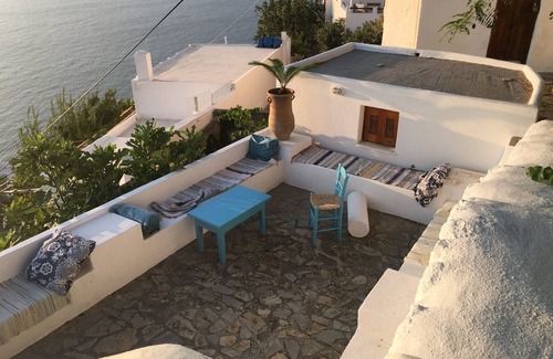Skiros House | Skyros Village I Modern Greek vacation home on the rock with sea view