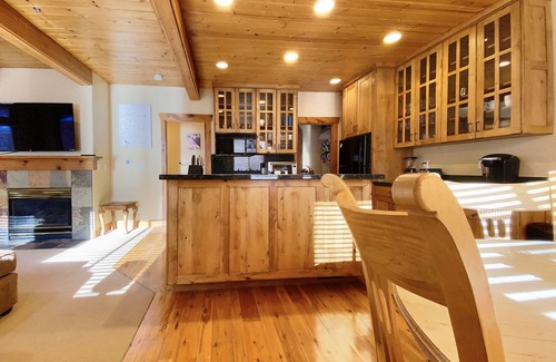 Deer Valley Condo | SkyRun Settlers Ridge Deer Valley-Walk to Main Street with Community Hot Tub!