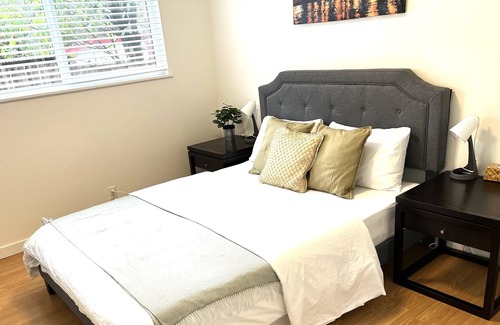 Port Coquitlam House | Skytrain Poco Beautifully Reno'd Ground Level Unit