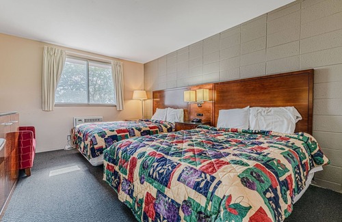 Burlington Hotel | Skyview Inn