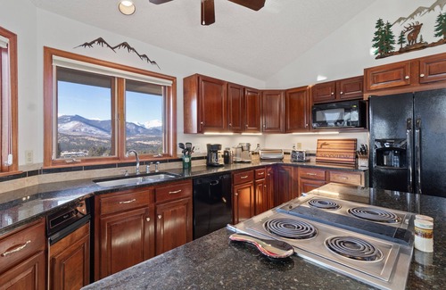 Windcliff Estates House | Skyview Luxury Vacation Rental by Windcliff Homes