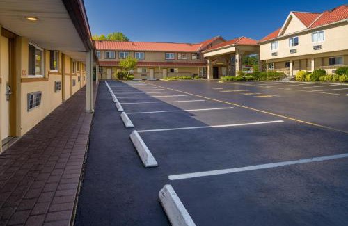 Fort Lee Hotel | Skyview Motel