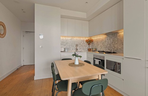 Box Hill Apartment | Skyview Retreat Whitehorse Tower
