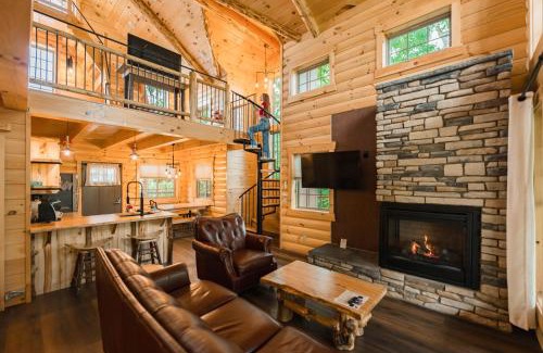 Millersburg House | Skyview Treehouse by Amish Country Lodging