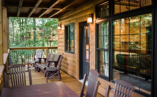Millersburg House | Skyview Treehouse by Amish Country Lodging