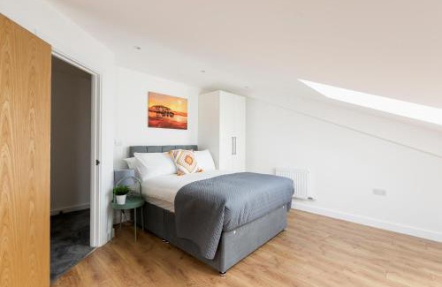 Grange Apartment | Skyvillion - 4 Bed Luxury Apartment with Balcony & Parking