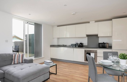 Grange Apartment | Skyvillion - Huge 4bed Apartment Wbalcony - parking