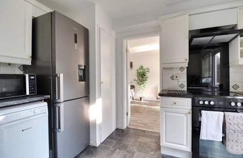 Stevenage House | Skyvillion - Valley Way - 3Bed House in Stevenage