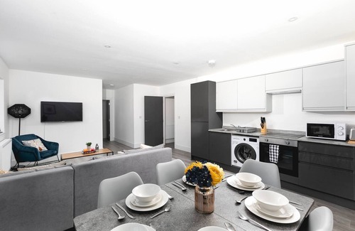 Enfield Apartment | Skyvillion vineyard Court, Enfield, 2 bed, with garden