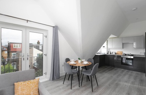 Enfield Apartment | Skyvillion -vineyard Court- Enfield 1bed Wbalcony