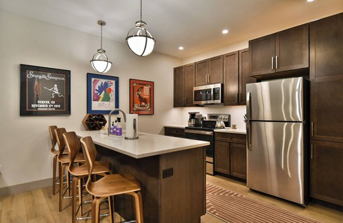 Silverthorne Condo | Skywalk Flats Amphitheater Retreat: Downtown, Hot Tubs