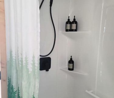 Ucluelet House | Slack tide suite