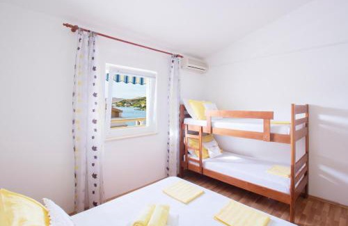 Metajna Apartment | Sladana direckt at the Beach