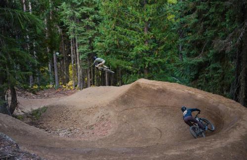 Rossland House | Slalom Creek 2 Bedroom & Den