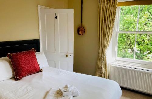 Towcester Bed & Breakfast | Slapton Manor