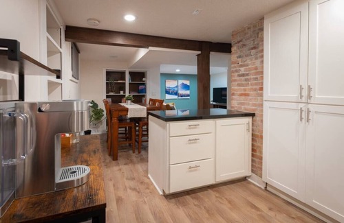 East Millcreek House | SLC Bungalow — Cozy, renovated home with washer & dryer