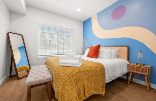 People's Freeway House | SLC Ski Lodge 2BR Townhome King Garage
