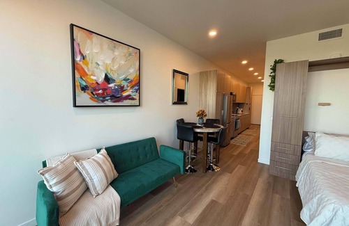 Rio Grande Apartment | SLC Studio near the Best restaurants in town!